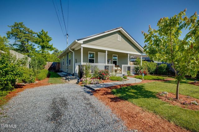1811 East Fairview Avenue, Johnson City, TN 37601