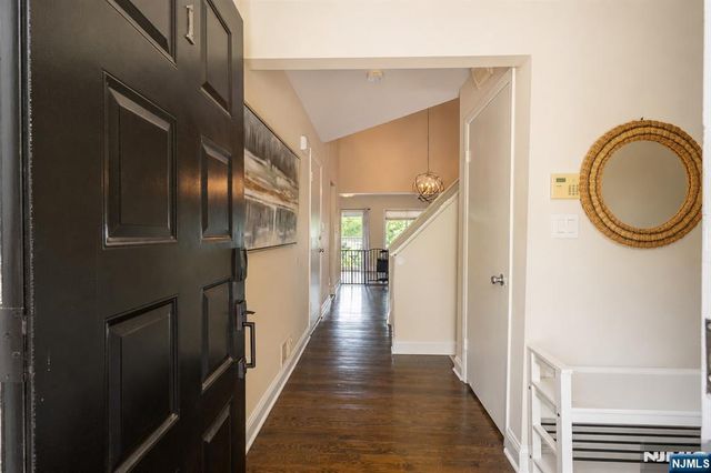 1 Mt Vernon, Verona, NJ 07044