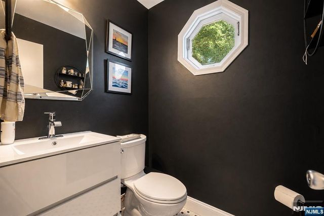 1 Mt Vernon, Verona, NJ 07044