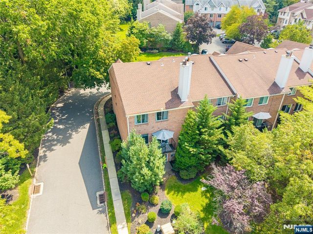 1 Mt Vernon, Verona, NJ 07044
