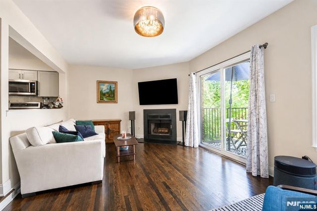 1 Mt Vernon, Verona, NJ 07044