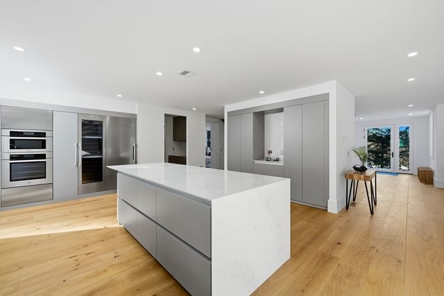 7 Whipple Rd, Lexington, MA 02420