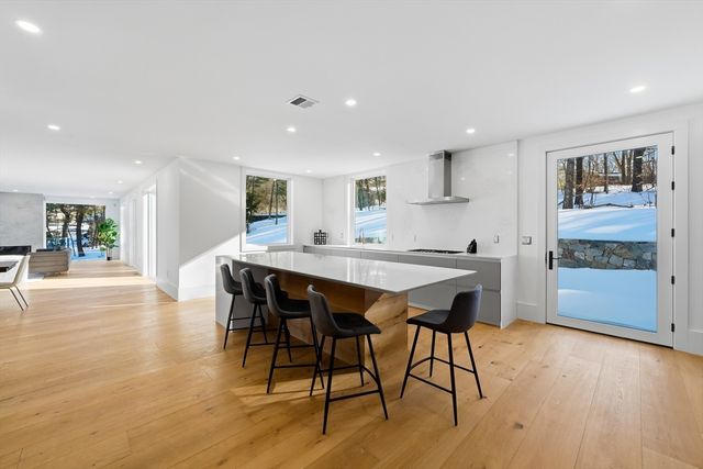 7 Whipple Rd, Lexington, MA 02420