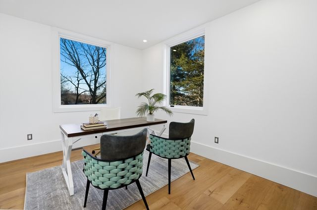 7 Whipple Rd, Lexington, MA 02420