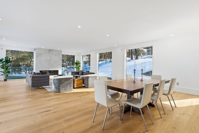 7 Whipple Rd, Lexington, MA 02420