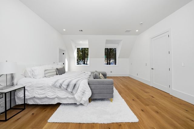 7 Whipple Rd, Lexington, MA 02420