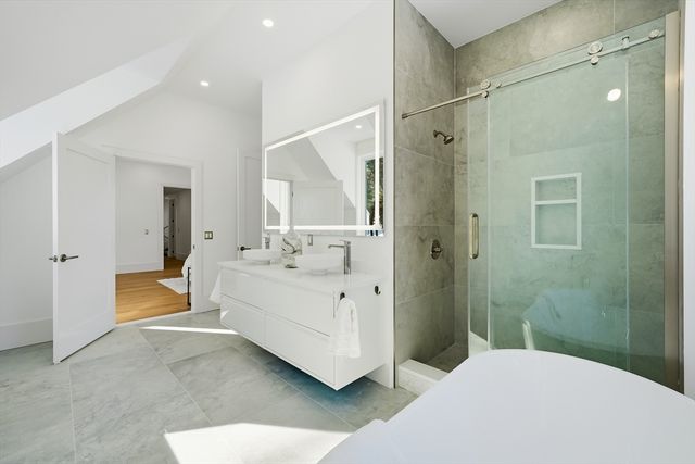 7 Whipple Rd, Lexington, MA 02420