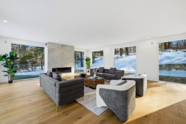 7 Whipple Rd, Lexington, MA 02420