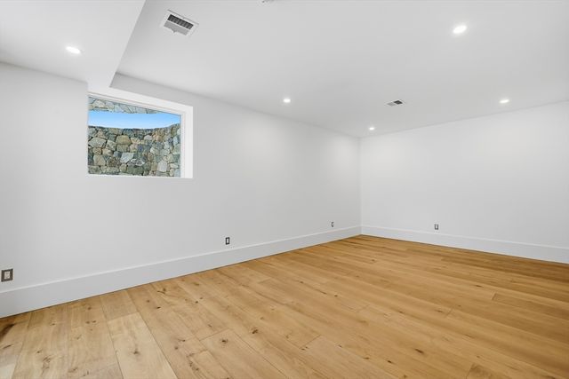 7 Whipple Rd, Lexington, MA 02420