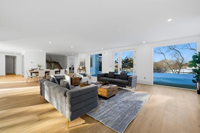 7 Whipple Rd, Lexington, MA 02420