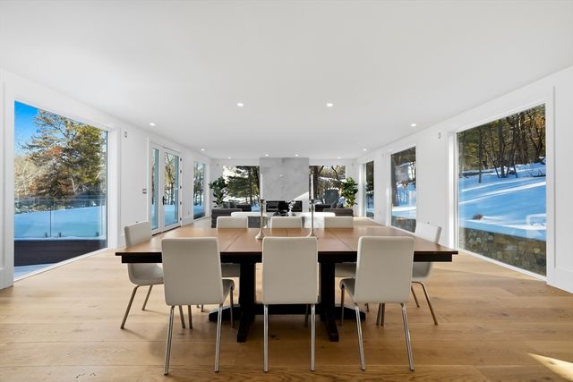 7 Whipple Rd, Lexington, MA 02420