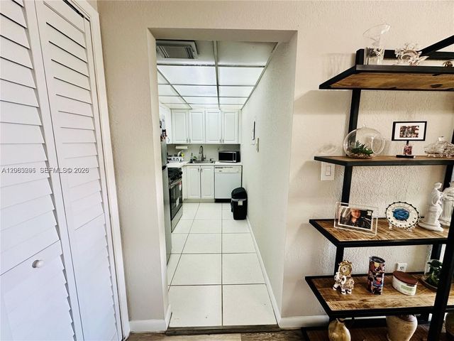 17530 NW 68th Avenue C4012, Hialeah, FL 33015