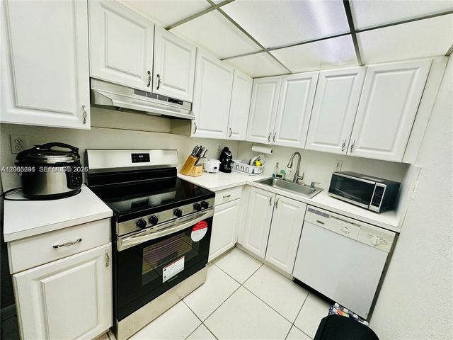 17530 NW 68th Avenue C4012, Hialeah, FL 33015