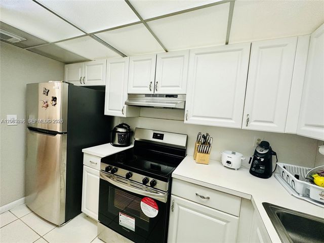 17530 NW 68th Avenue C4012, Hialeah, FL 33015