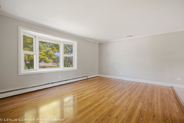 7907 W 89th Street, Hickory Hills, IL 60457