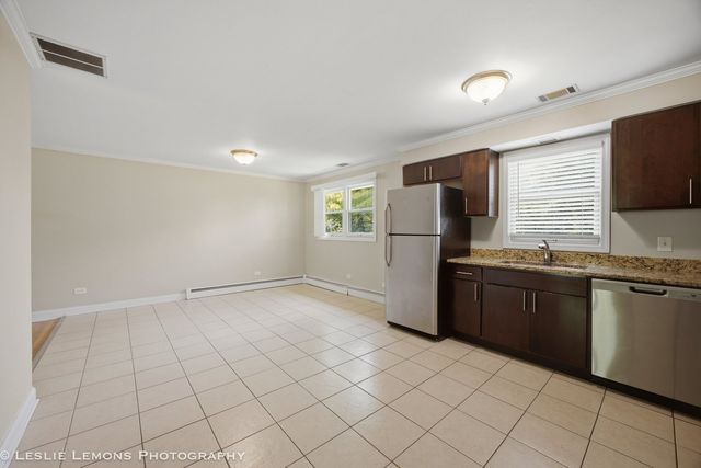 7907 W 89th Street, Hickory Hills, IL 60457