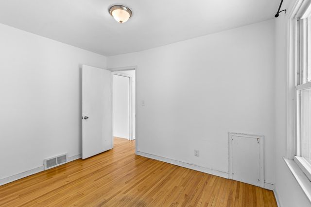 1081 Hubbard Avenue, Saint Paul, MN 55104