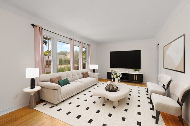 1081 Hubbard Avenue, Saint Paul, MN 55104