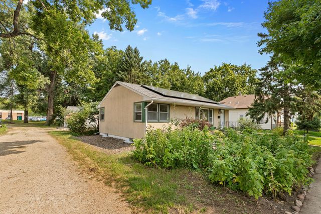 1081 Hubbard Avenue, Saint Paul, MN 55104