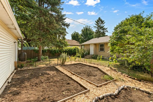 1081 Hubbard Avenue, Saint Paul, MN 55104