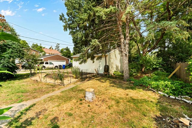 1081 Hubbard Avenue, Saint Paul, MN 55104