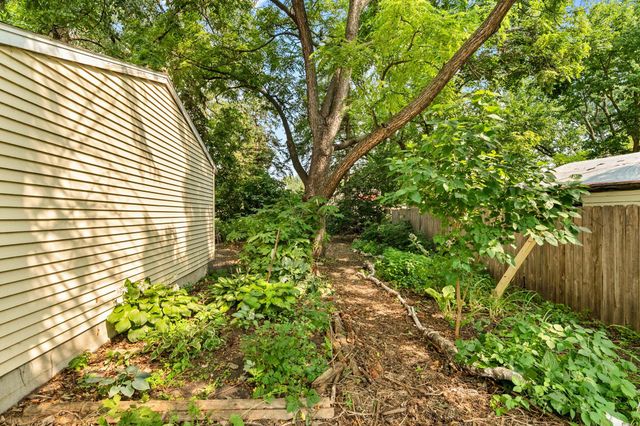 1081 Hubbard Avenue, Saint Paul, MN 55104
