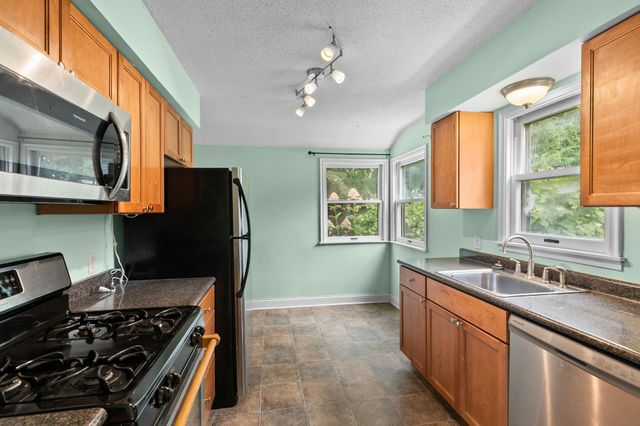 1081 Hubbard Avenue, Saint Paul, MN 55104