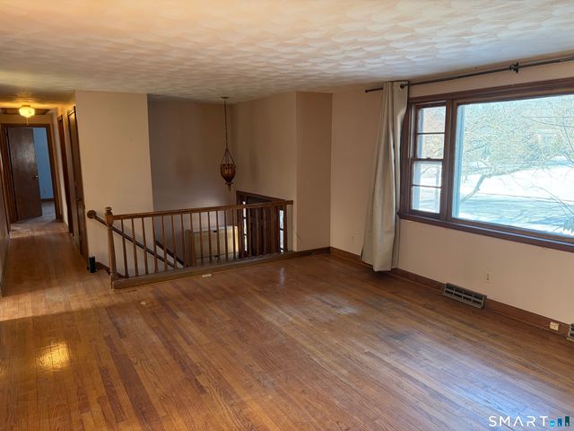 55 Coles Avenue, Newington, CT 06111