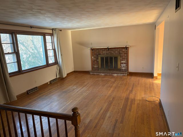 55 Coles Avenue, Newington, CT 06111