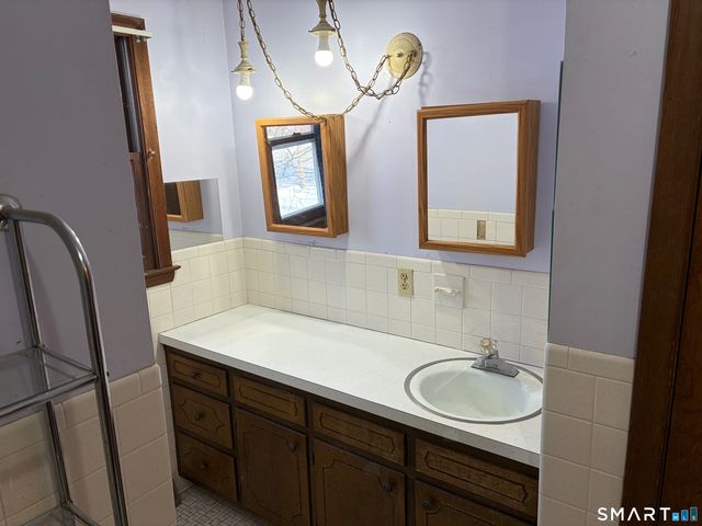 55 Coles Avenue, Newington, CT 06111