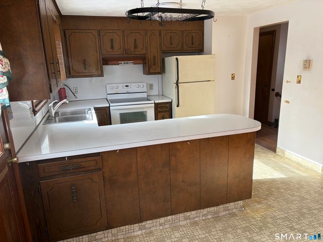 55 Coles Avenue, Newington, CT 06111