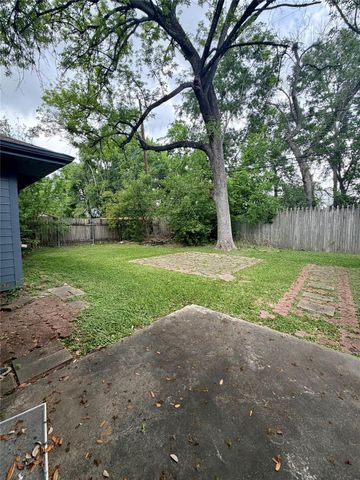5422 Winding Way Drive, Houston, TX 77091