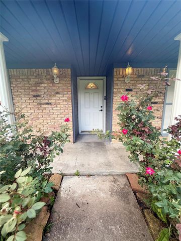 5422 Winding Way Drive, Houston, TX 77091