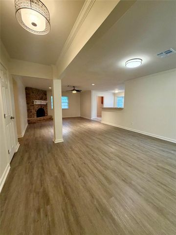 5422 Winding Way Drive, Houston, TX 77091