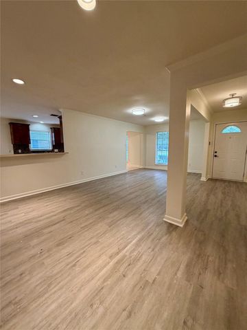 5422 Winding Way Drive, Houston, TX 77091
