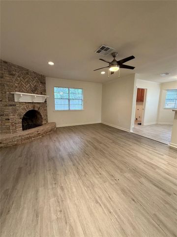 5422 Winding Way Drive, Houston, TX 77091