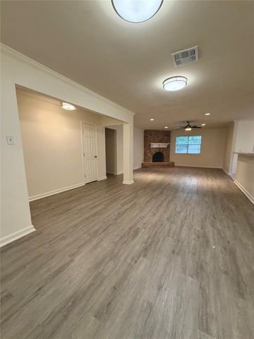 5422 Winding Way Drive, Houston, TX 77091