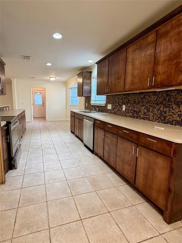 5422 Winding Way Drive, Houston, TX 77091