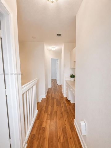 5724 NW 112th Pl 5724, Doral, FL 33178