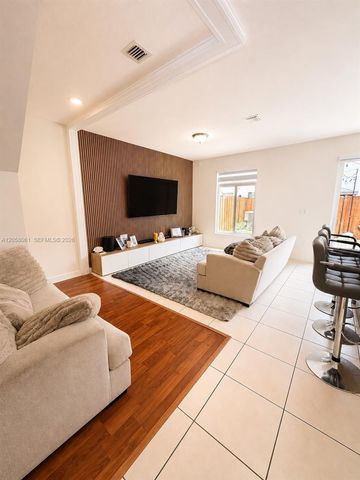 5724 NW 112th Pl 5724, Doral, FL 33178