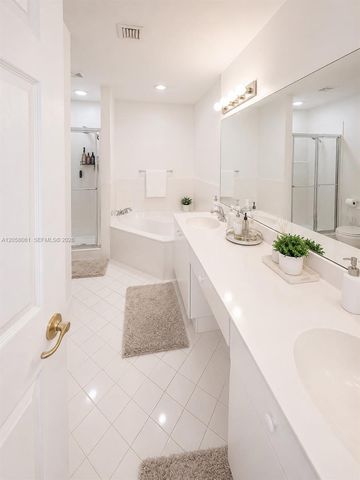 5724 NW 112th Pl 5724, Doral, FL 33178