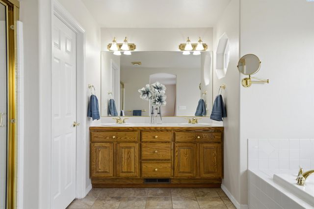 3632 S Green St., Kennewick, WA 99337