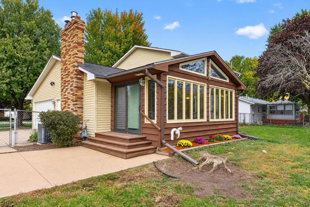 162 Emerson Avenue W, West Saint Paul, MN 55118 — photo 5