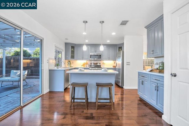 326 Liveoak Court, Martinez, CA 94553