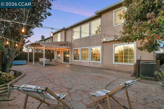 326 Liveoak Court, Martinez, CA 94553