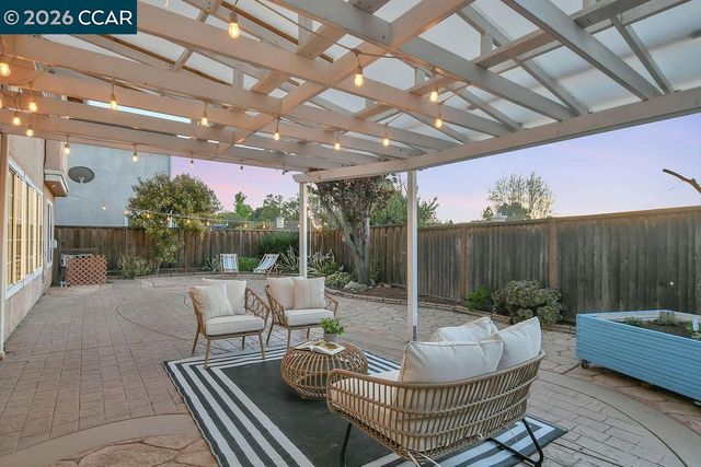 326 Liveoak Court, Martinez, CA 94553