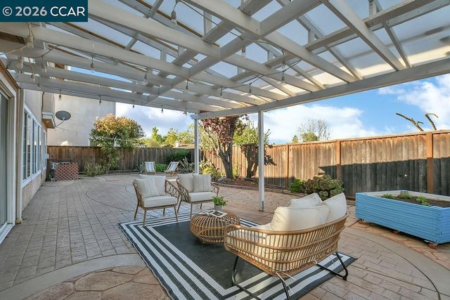 326 Liveoak Court, Martinez, CA 94553