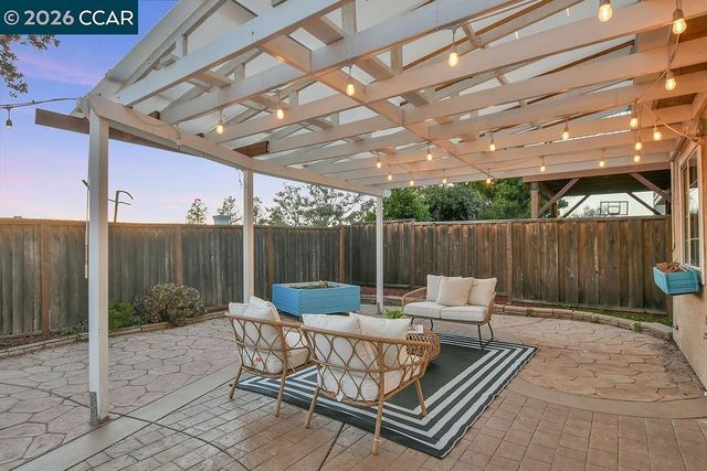 326 Liveoak Court, Martinez, CA 94553