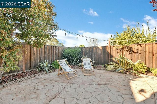 326 Liveoak Court, Martinez, CA 94553