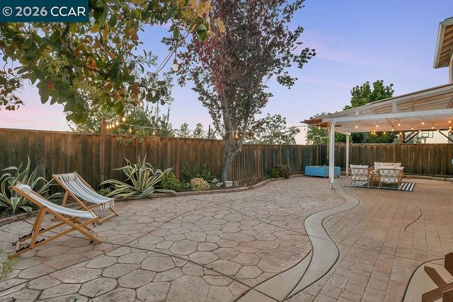 326 Liveoak Court, Martinez, CA 94553